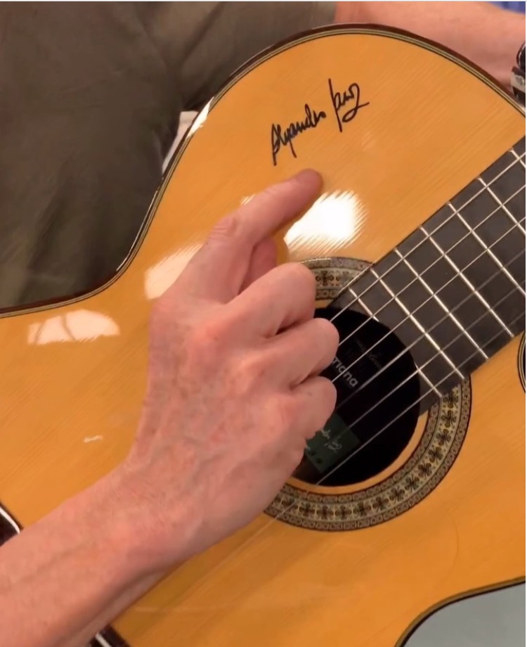 Image of Guitarra pablo motos