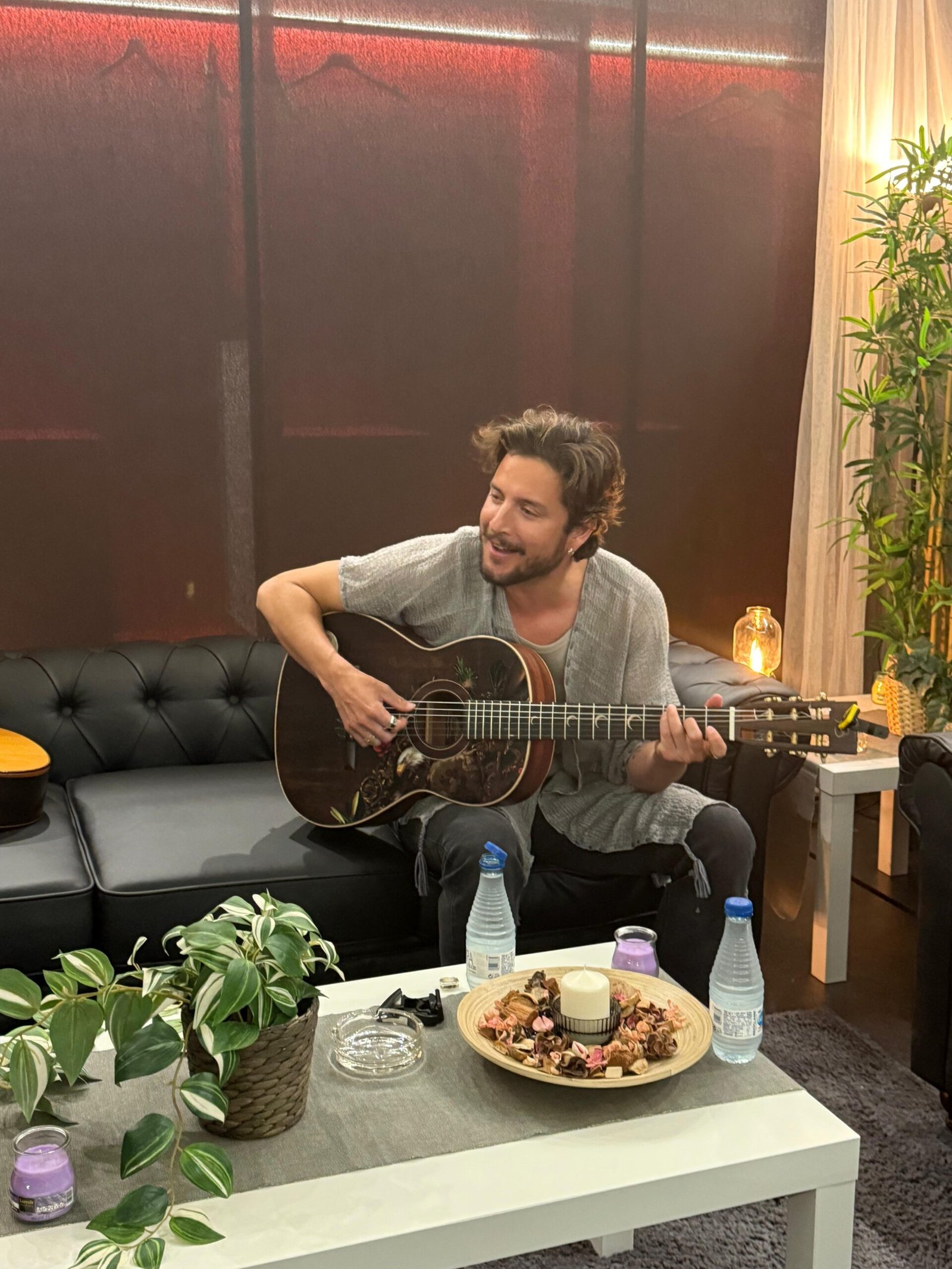 Una Guitarra Salvaje para una Gira Salvaje